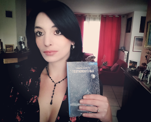 Chiara Zanetti ha recentemente pubblicato “Testamento blu”. Conosciamola meglio